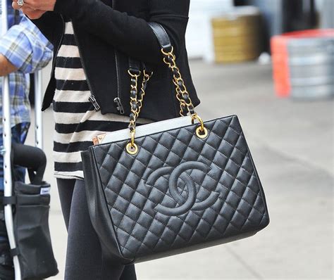 chanel bolso mas barato|precios bolsos Chanel originales.